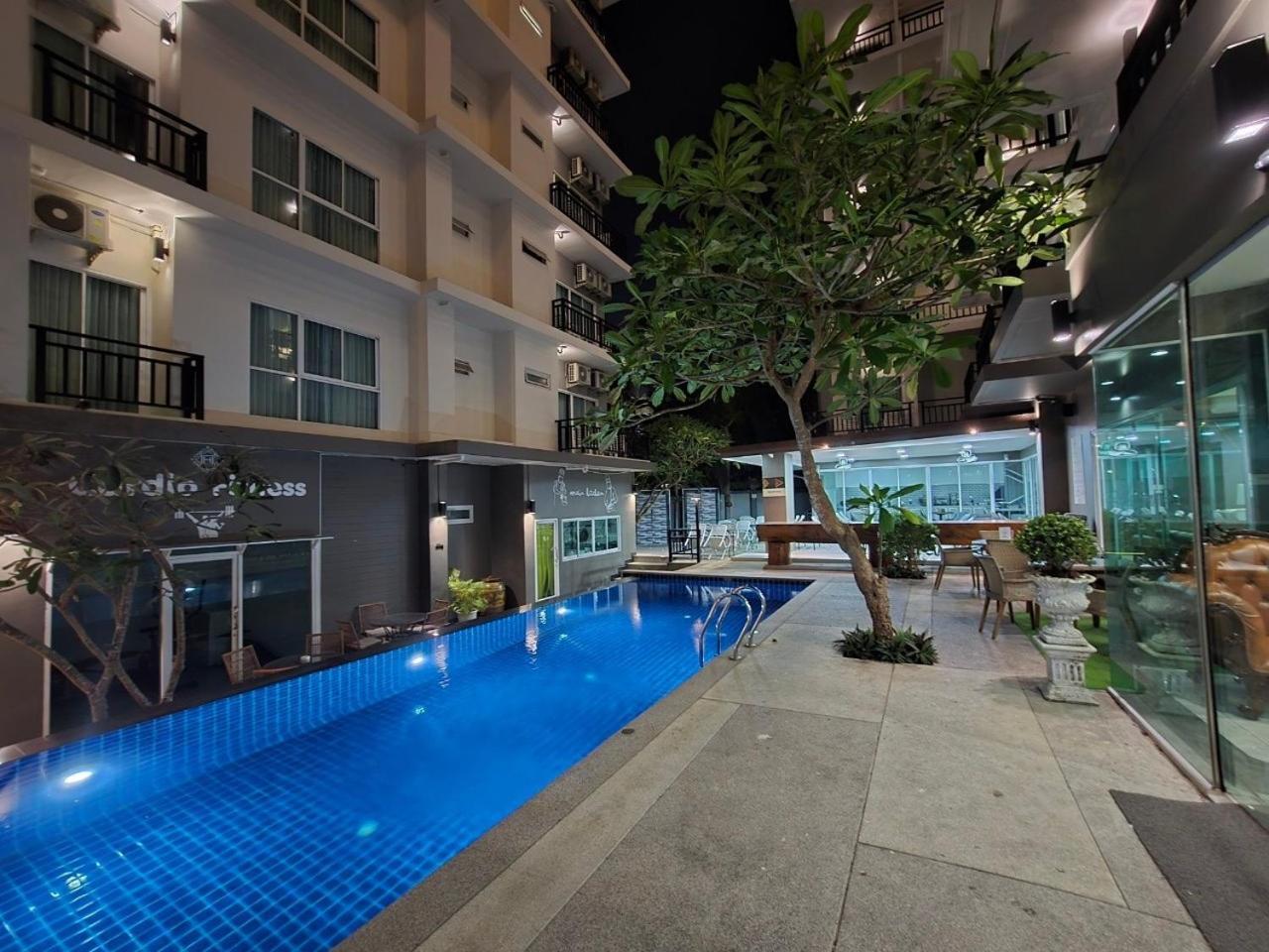 Lhc Hotel And Resort Pattaya Buitenkant foto
